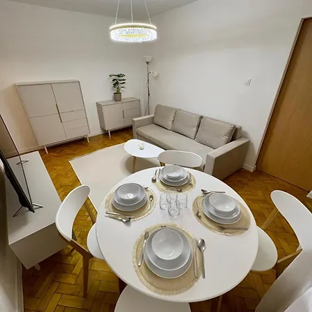 Mw Leo Apartament