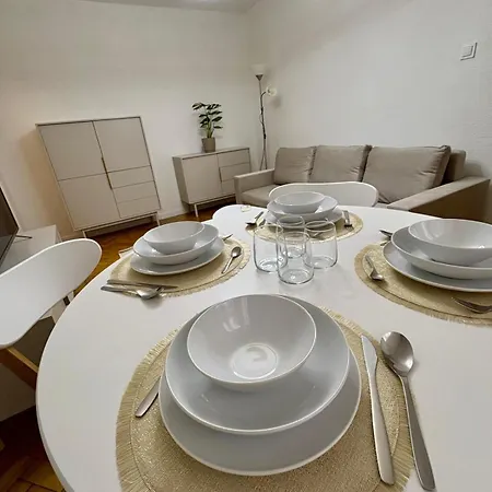 Mw Leo Apartament *